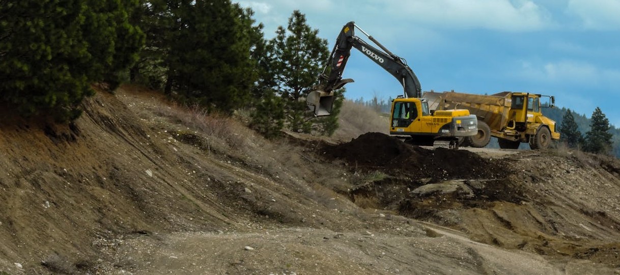 equipment insurance for earthmovers excavator working